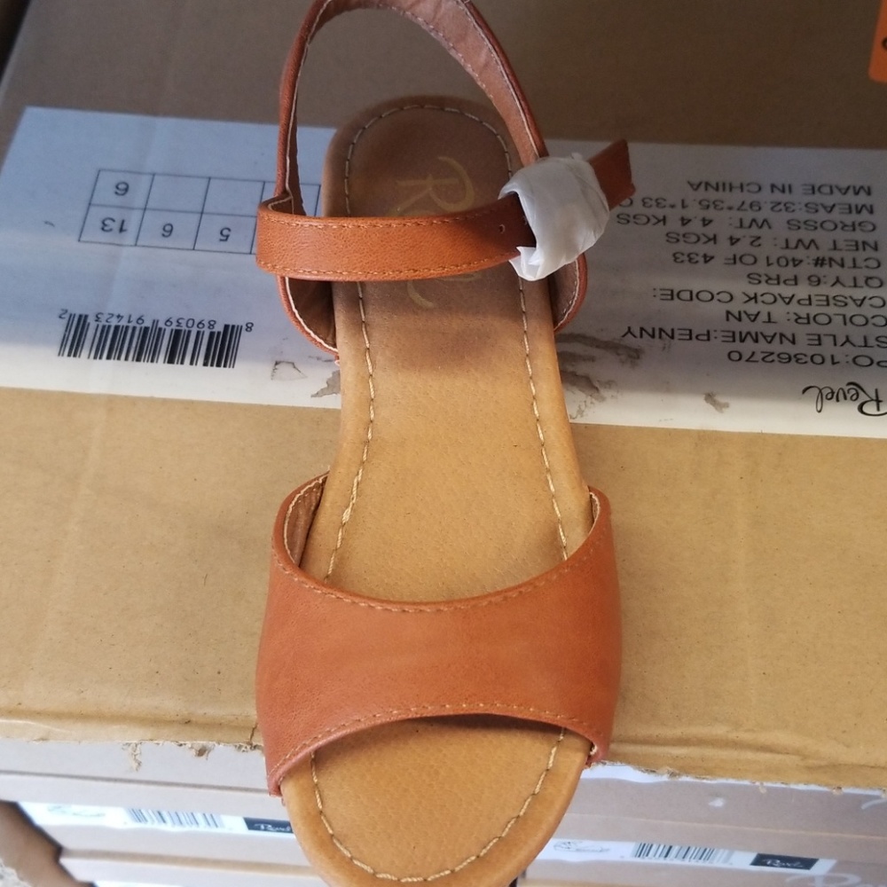 Shoes - Picture 4 of 4